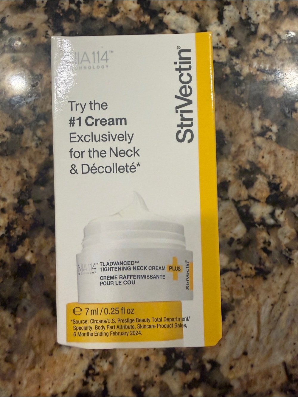 StriVectin Neck & Décolleté Cream - White with Yellow Accents
